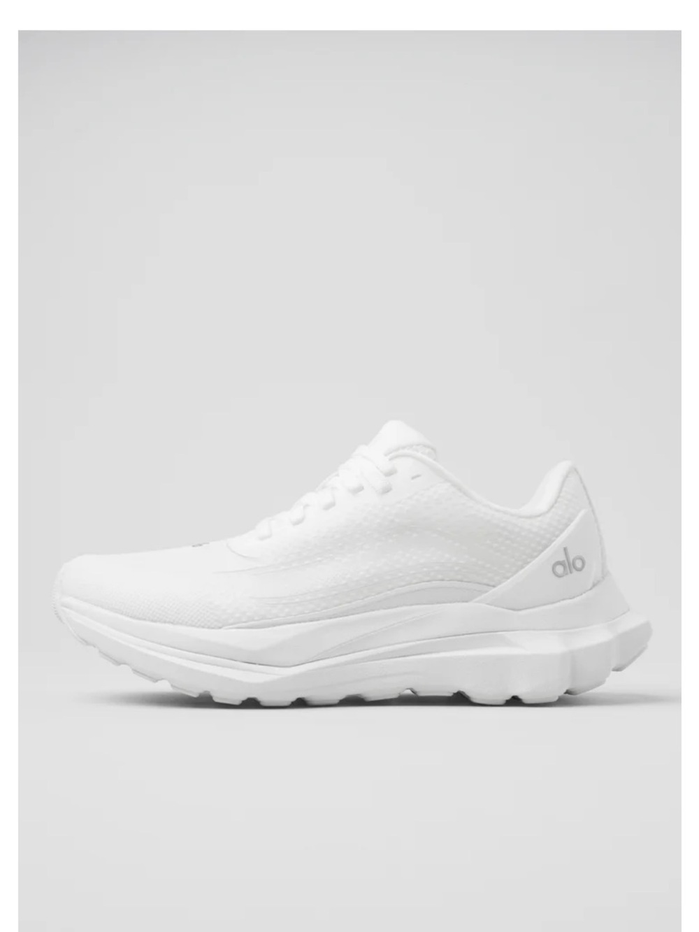ALO Yoga White Lightweight Women's Athletic Sneaker Have Small Flawed Inside